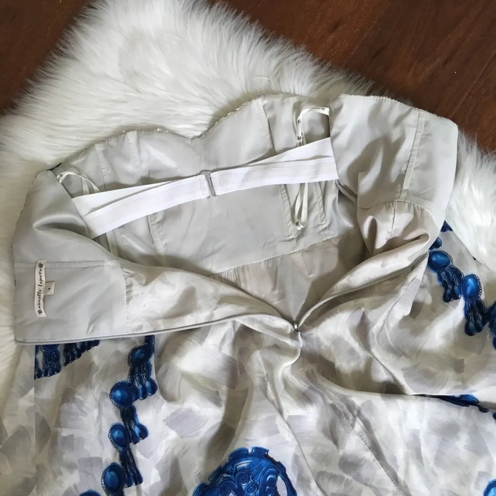 Nanette Lepore excellent zipper
